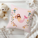 ДЕКОРАТИВНА ВЪЗГЛАВНИЦА - ЗОДИЯ КОЗИРОГ - МОМИЧЕ