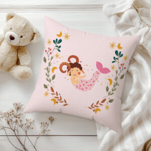 ДЕКОРАТИВНА ВЪЗГЛАВНИЦА - ЗОДИЯ КОЗИРОГ - МОМИЧЕ