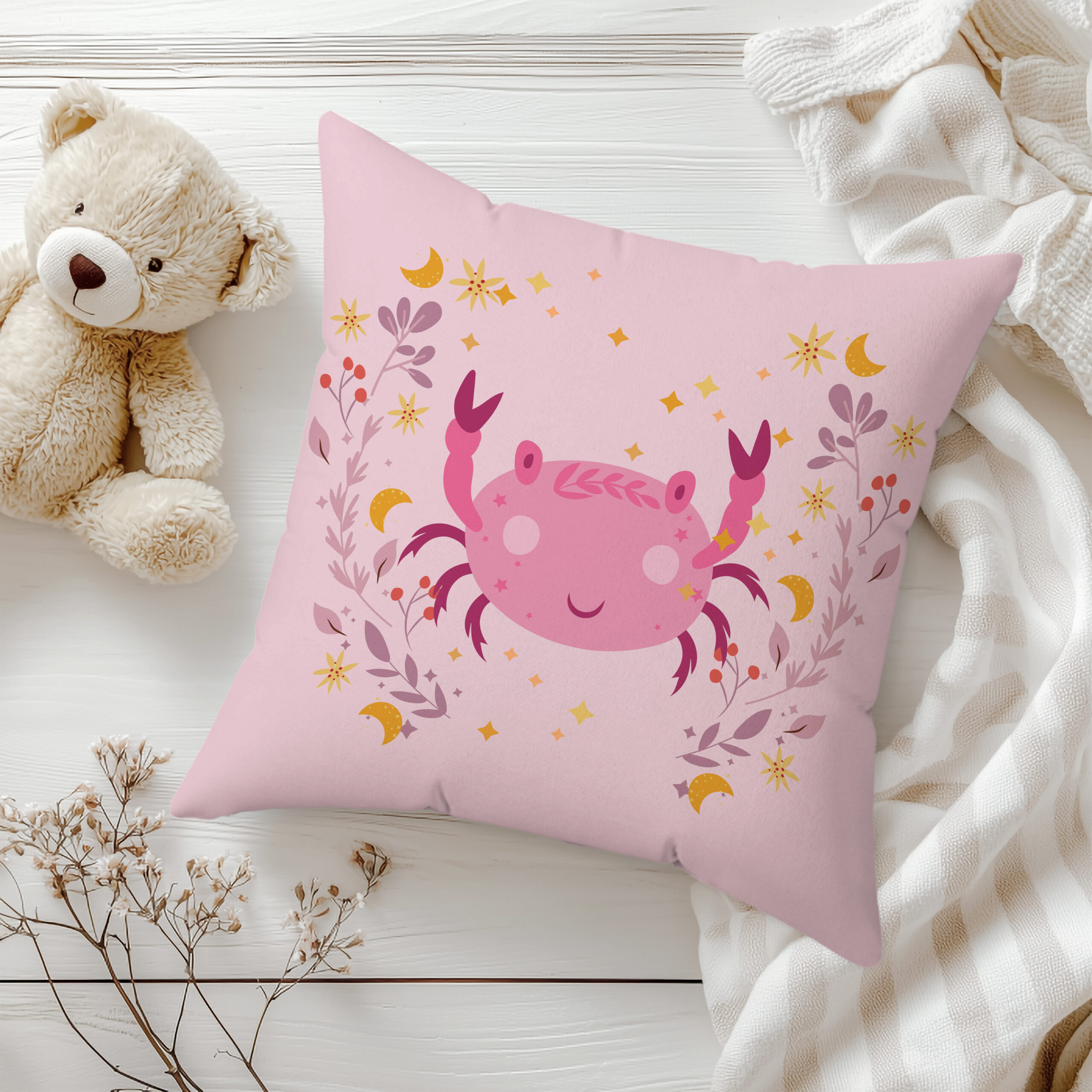 ДЕКОРАТИВНА ВЪЗГЛАВНИЦА - ЗОДИЯ РАК - МОМИЧЕ