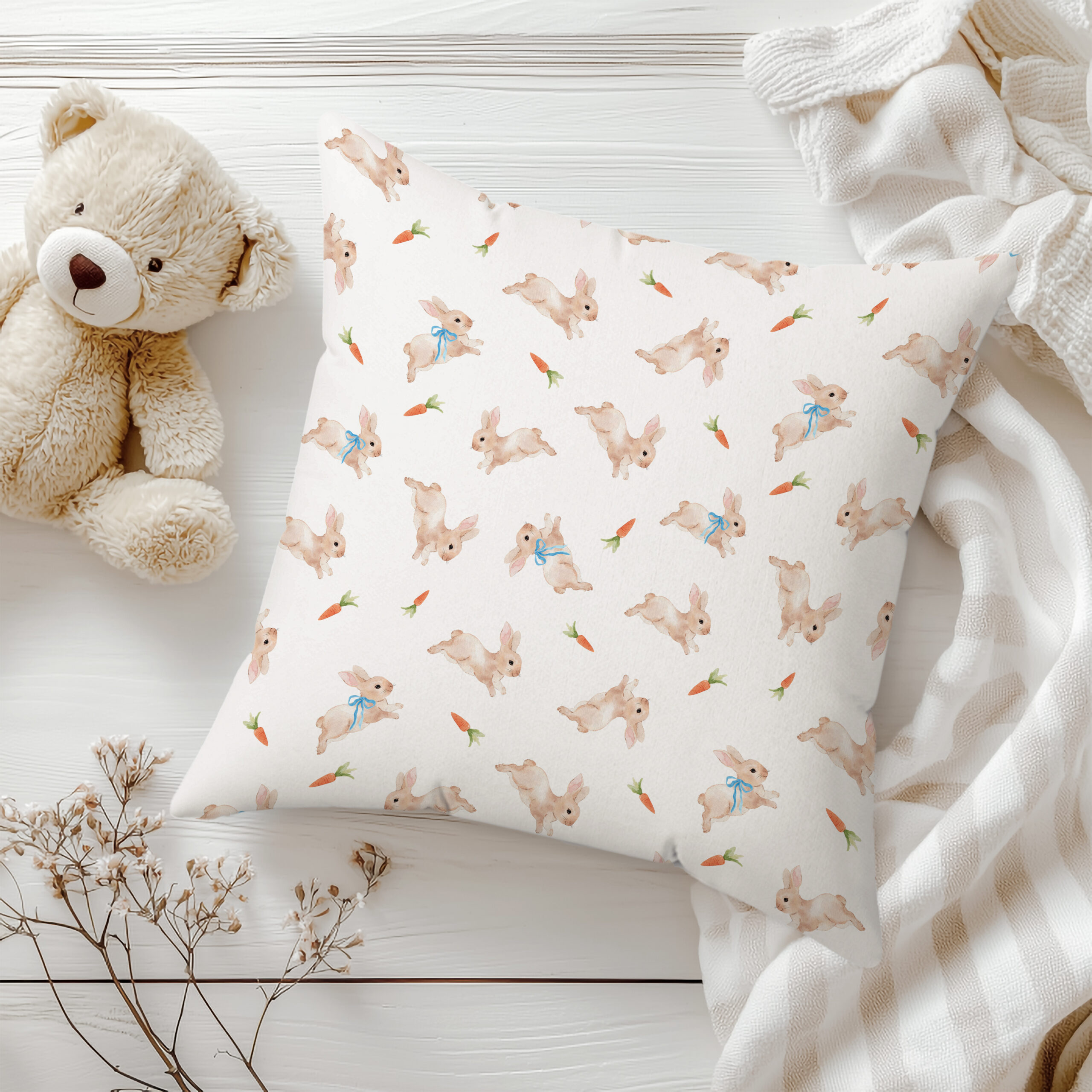 ZAICI I MORKOVI 2 45X45 CM ДЕКОРАТИВНА ВЪЗГЛАВНИЦА - ЗАЙЧЕ С МОРКОВ - Image 1